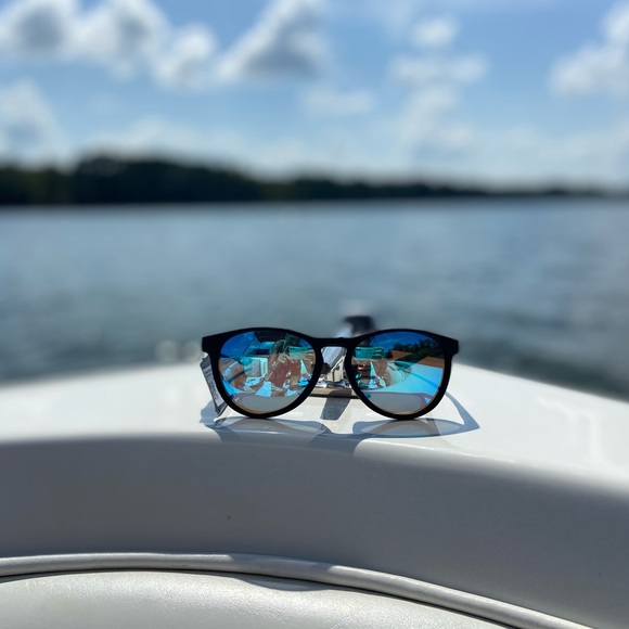 Polarized BLUE LENS W/BLACK FRAME Sunglasses. NWT - Picture 9 of 16